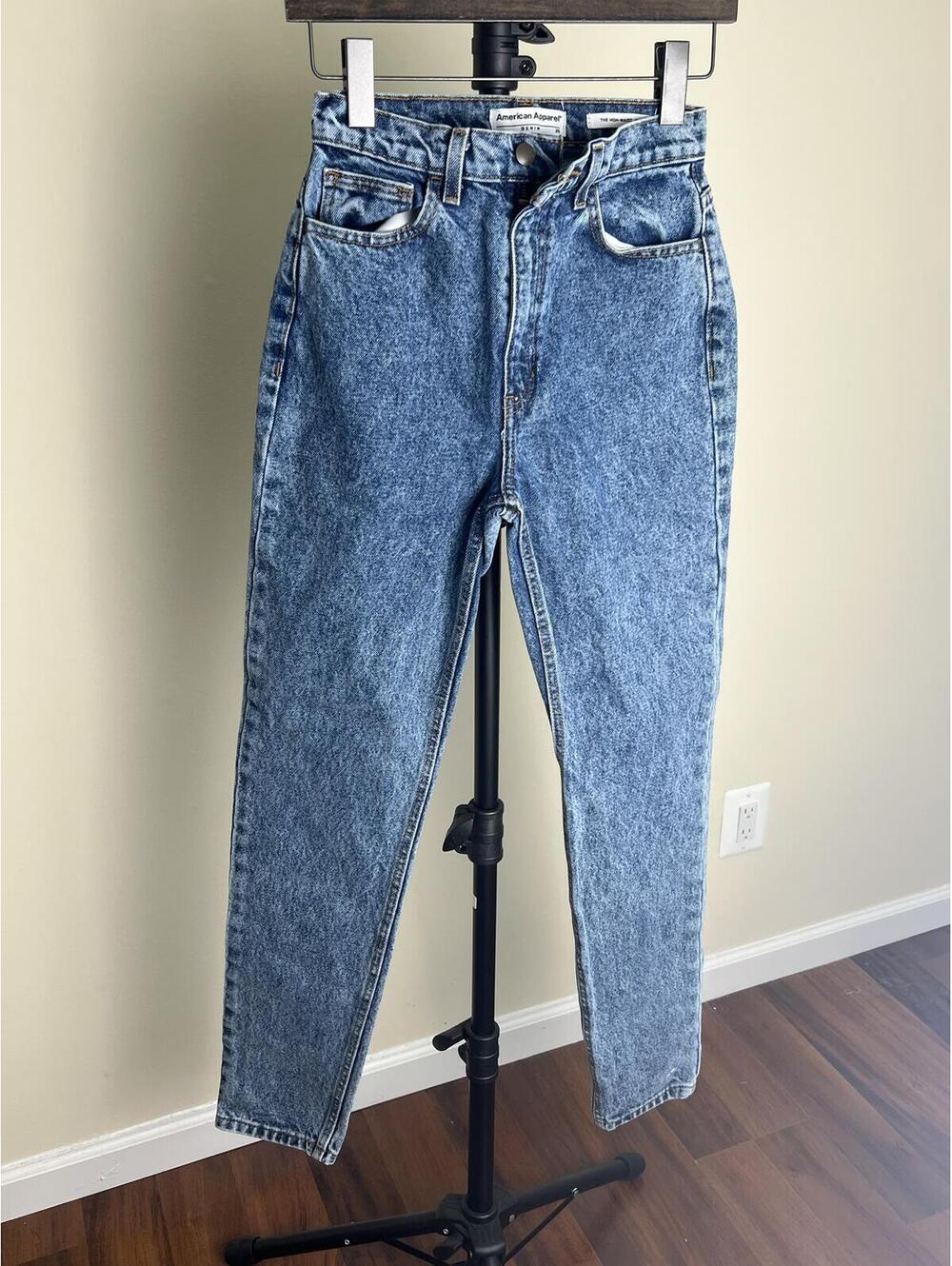 American Apparel High Waist Mom Jeans Size 28 Acid Wash Denim 11” Rise